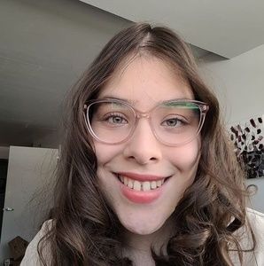 Meet your Posher, Laurence